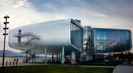 centrobotin.jpg